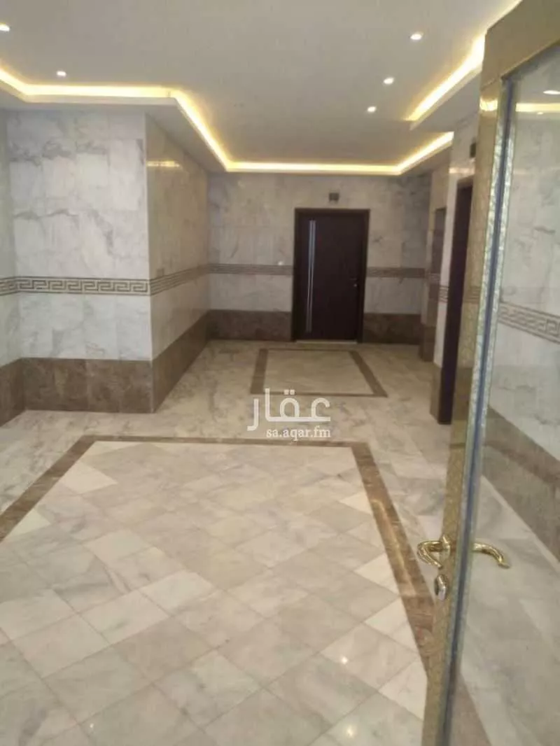 3 bedroom apartment in Al Aziziyah 4