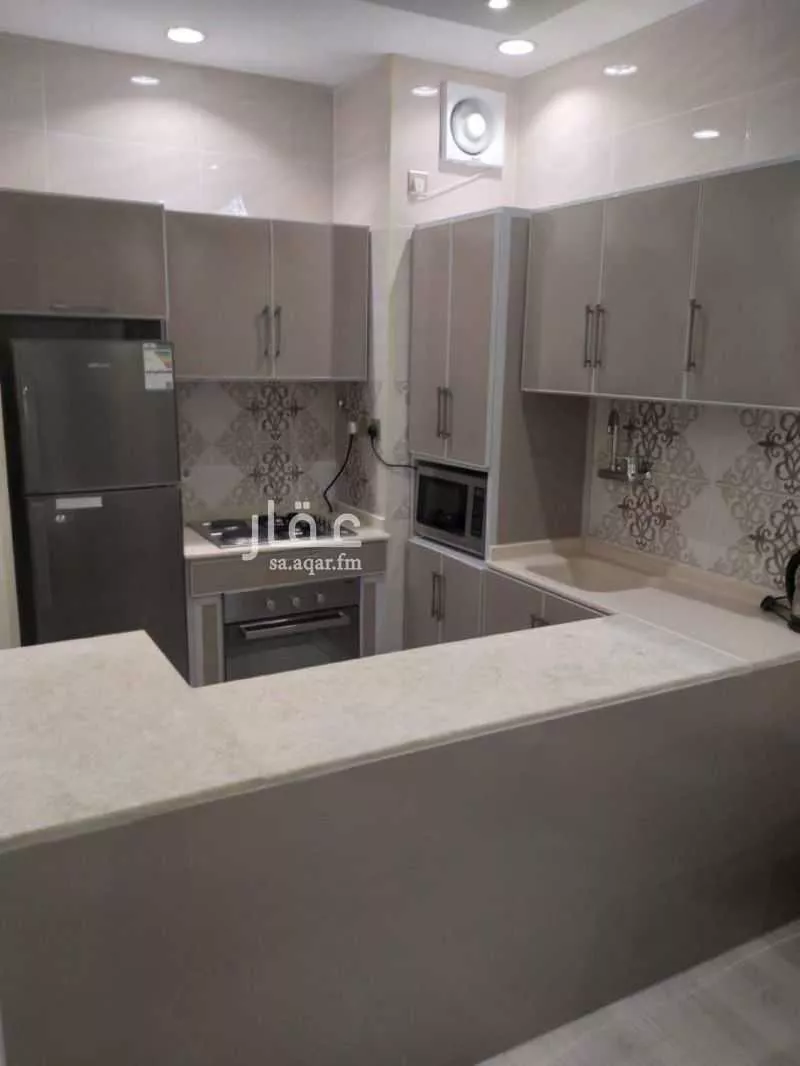 3 bedroom apartment in Al Aziziyah 7
