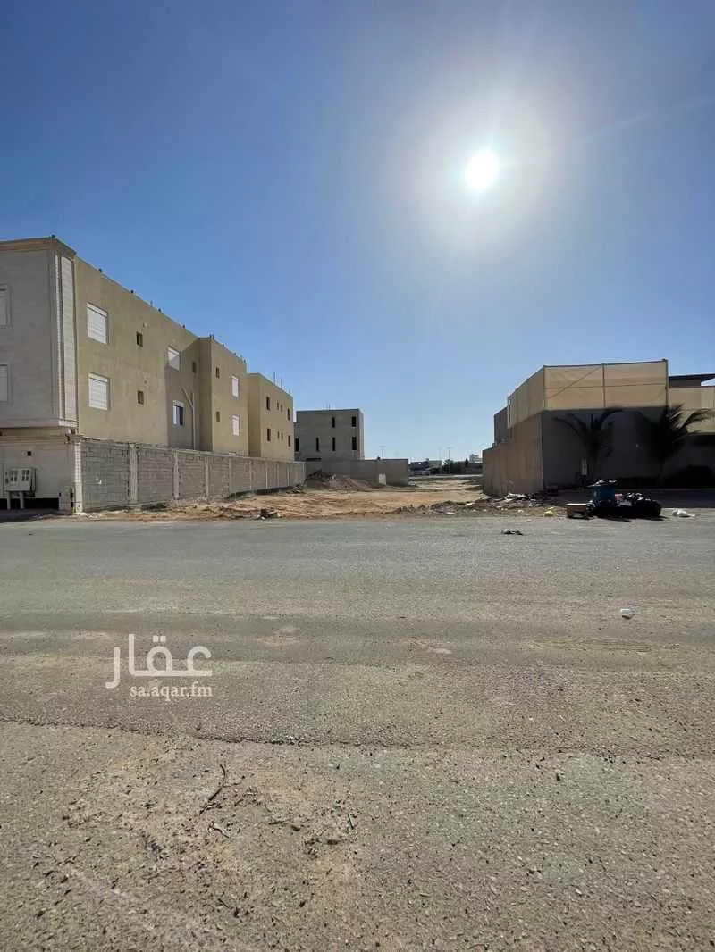 895 sqm land in Az Zomorod 3
