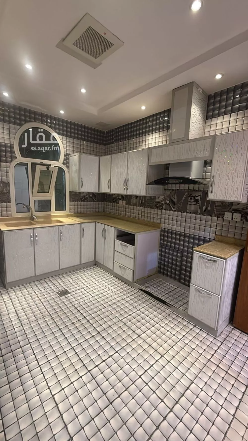 3 bedroom apartment in Al Manar 7