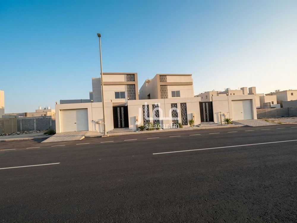 3 bedroom villa in At Tahliyah, Eastern Province 2