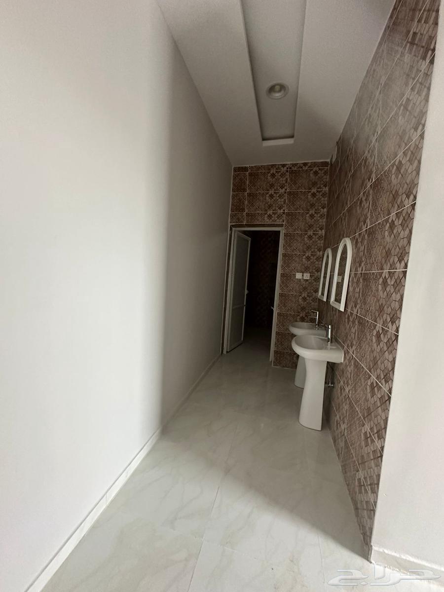 5 bedroom duplex in Al Malaz 11