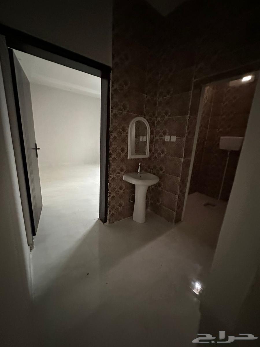 5 bedroom duplex in Al Malaz 16