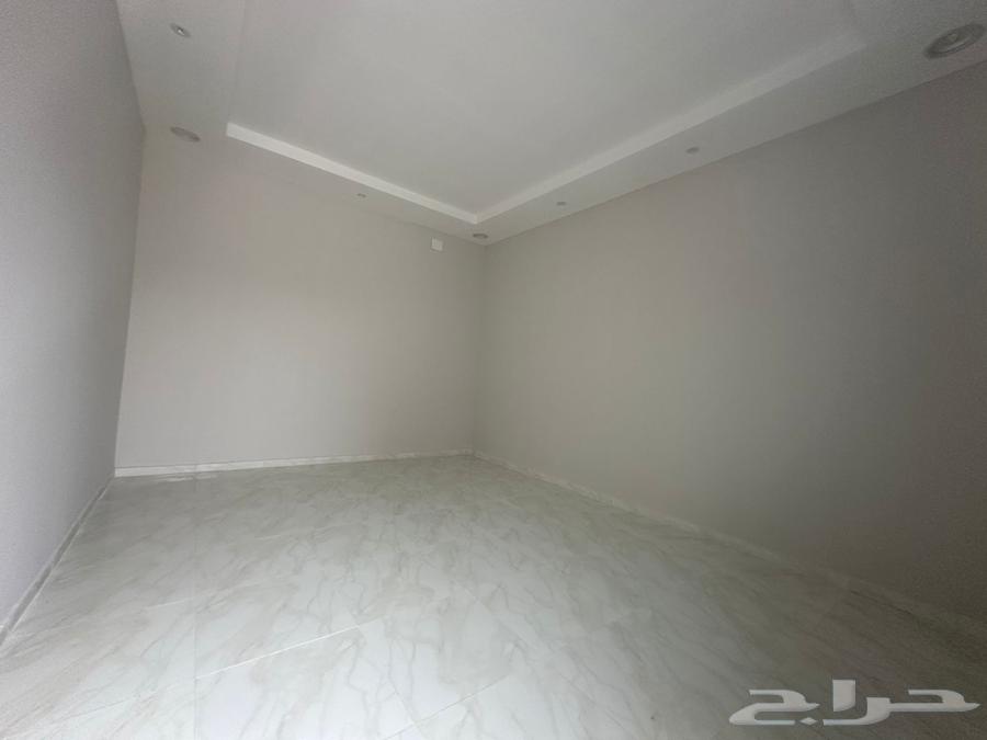5 bedroom duplex in Al Malaz 18
