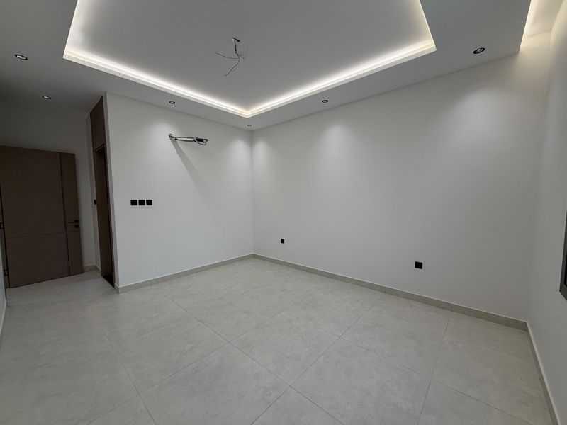 4 bedroom apartment in Al Salamah, Jeddah 6
