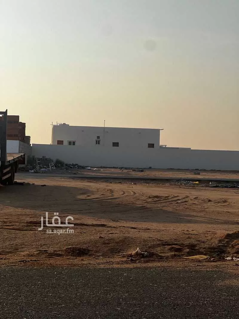 806 sqm land in Az Zomorod 2