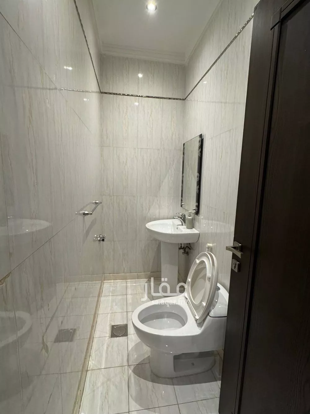 3 bedroom apartment in Al Rawdah 8