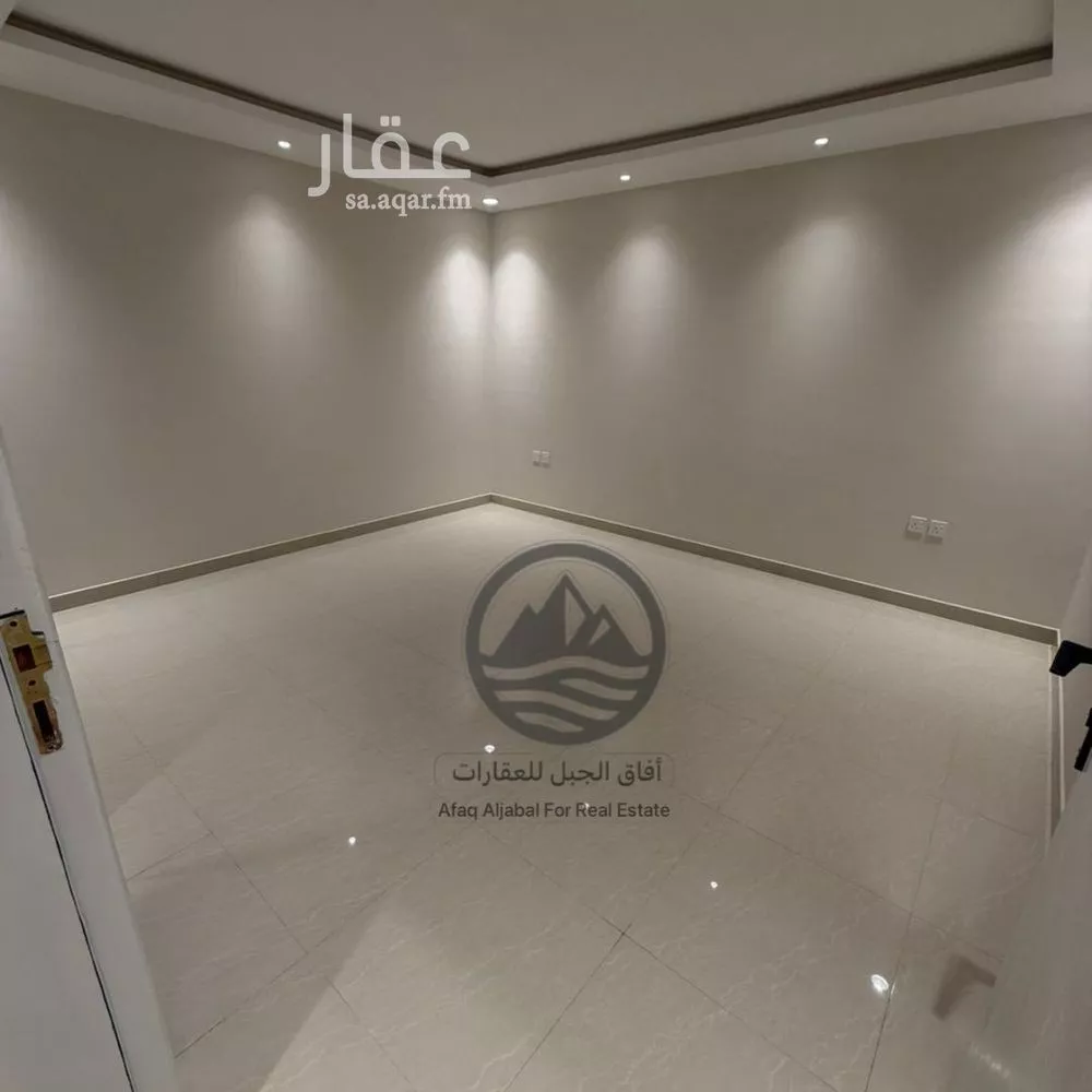 دور 4 غرف في النرجس 10