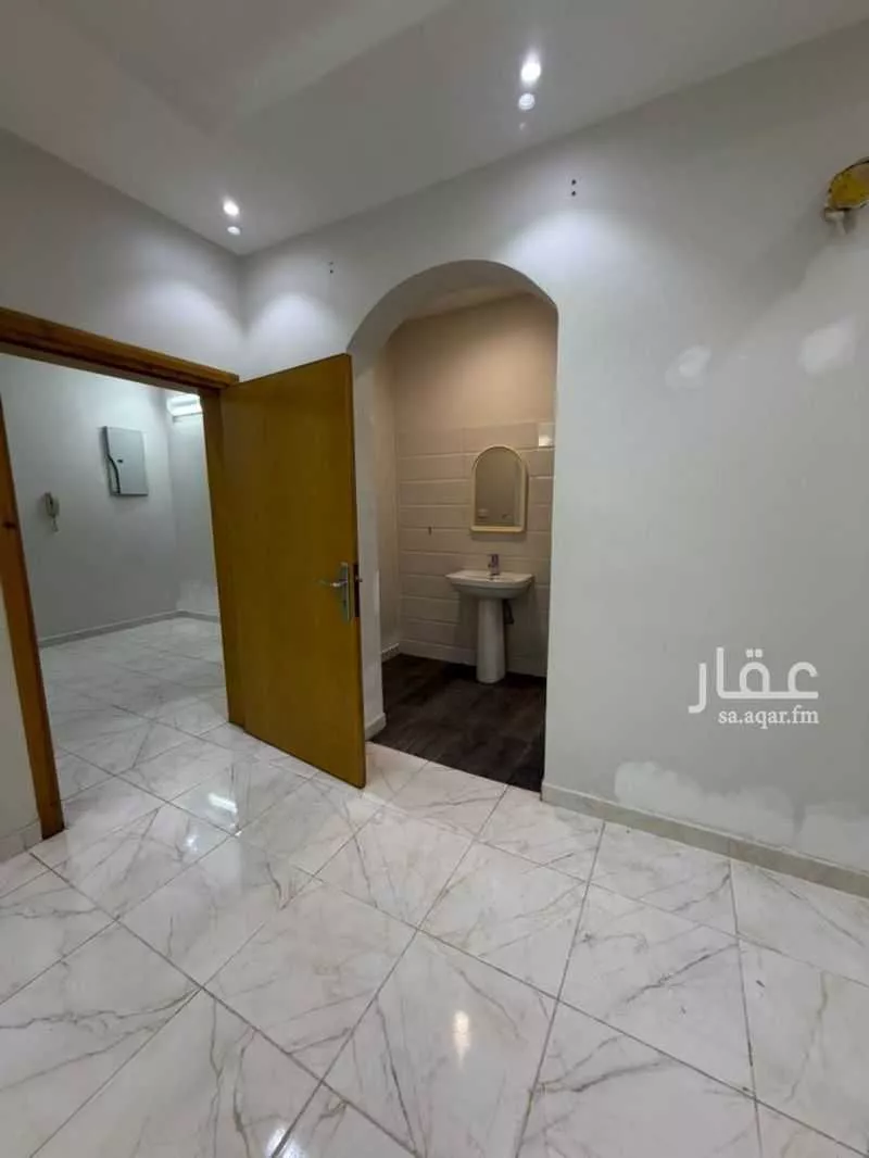3 bedroom apartment in Al Muntazah, Jeddah 9