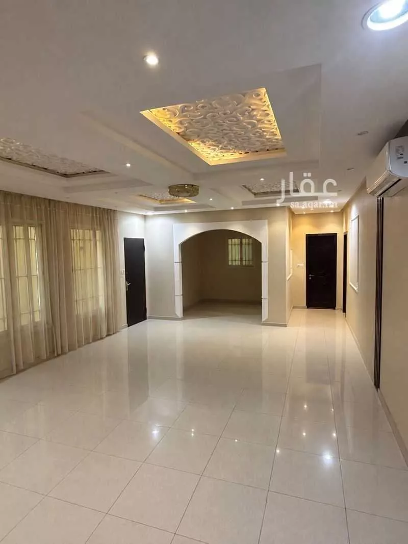 5 bedroom villa in Ishbiliyah, Riyadh 2