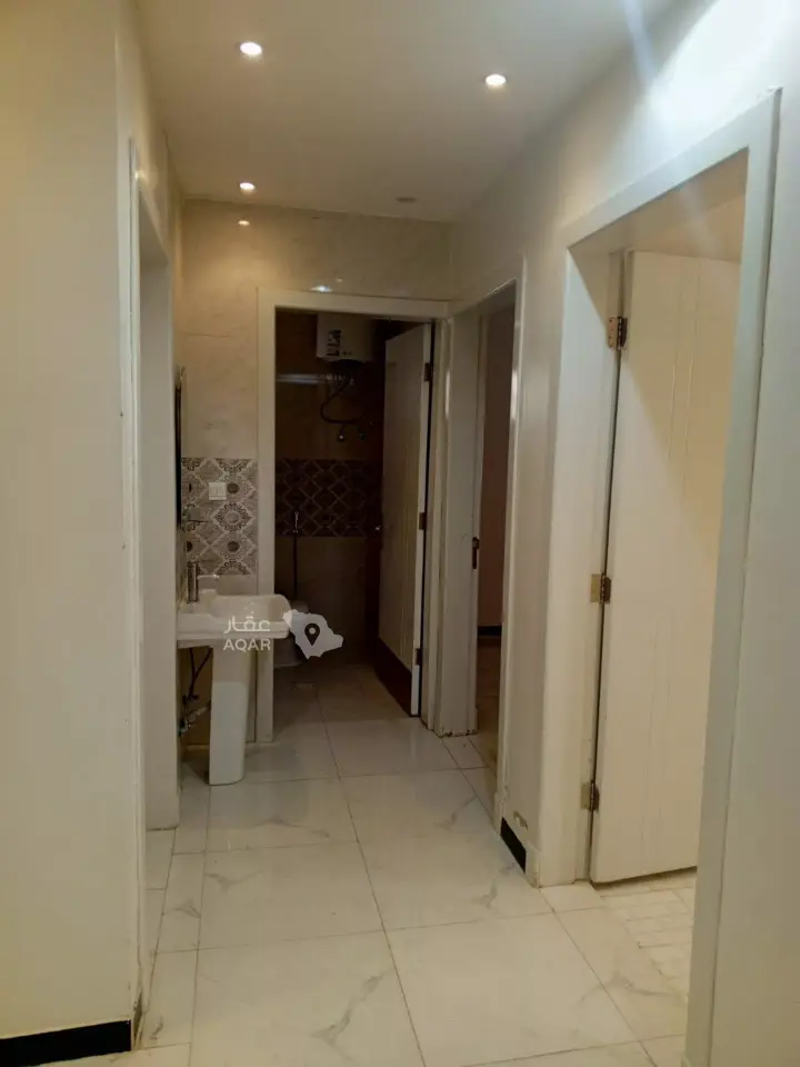 3 bedroom apartment in Tuwaiq, Riyadh 4