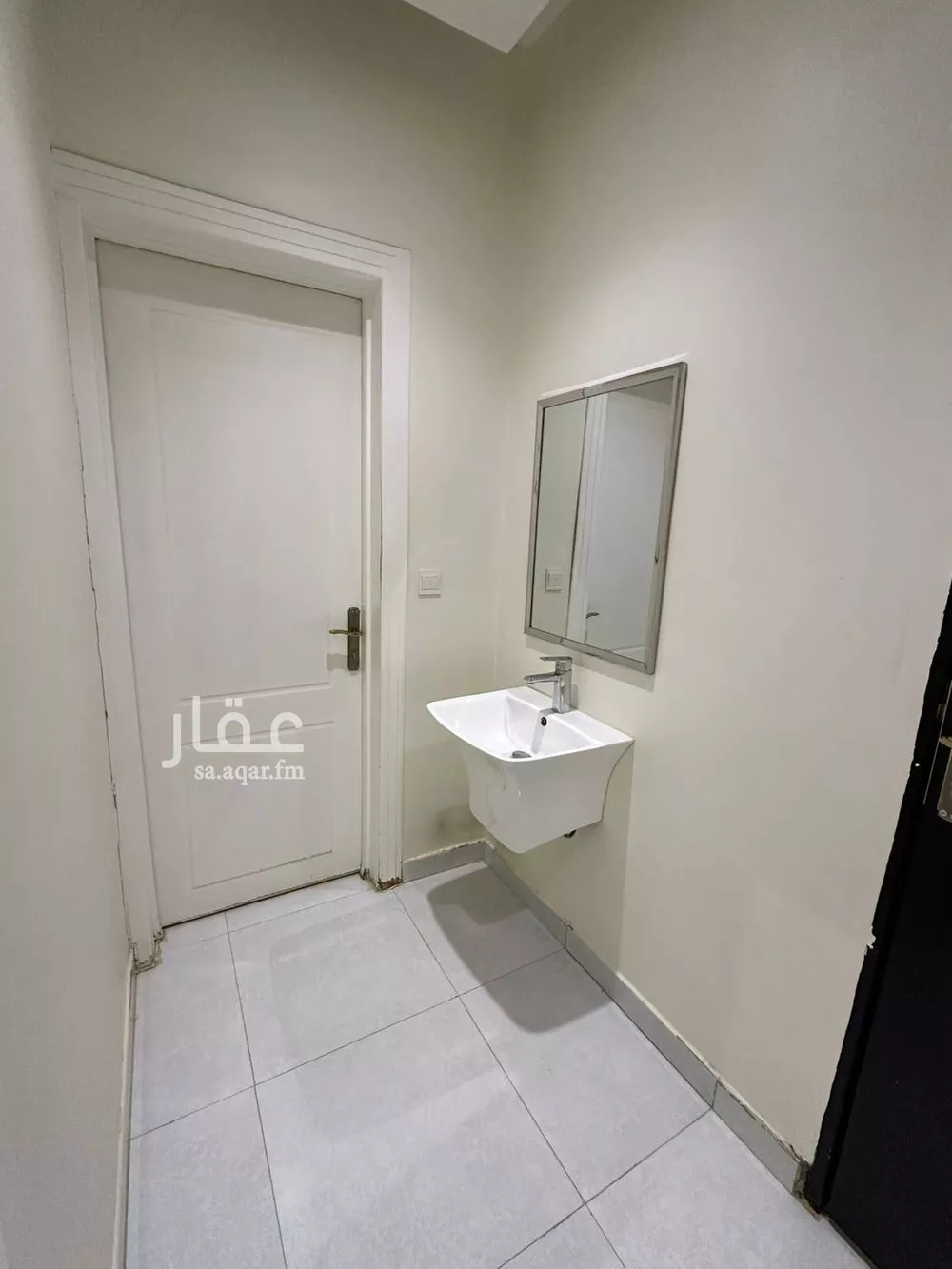 دور 4 غرف في عرقة 8
