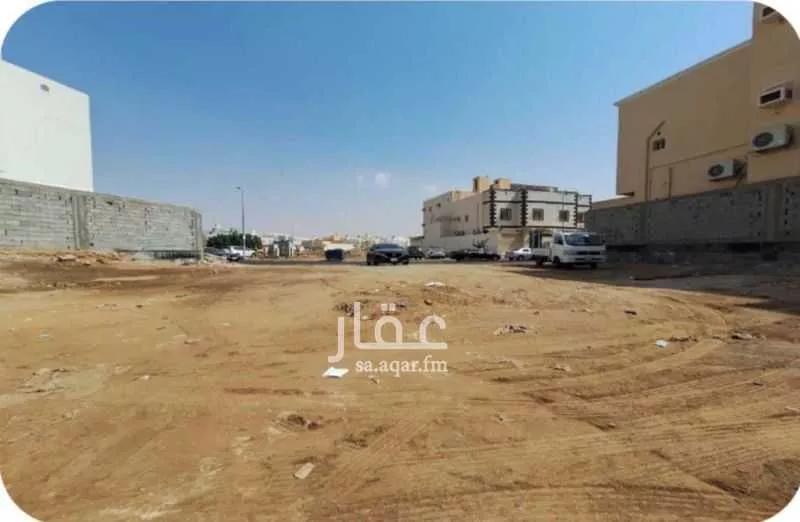 865 sqm land in As Salhiyah 5