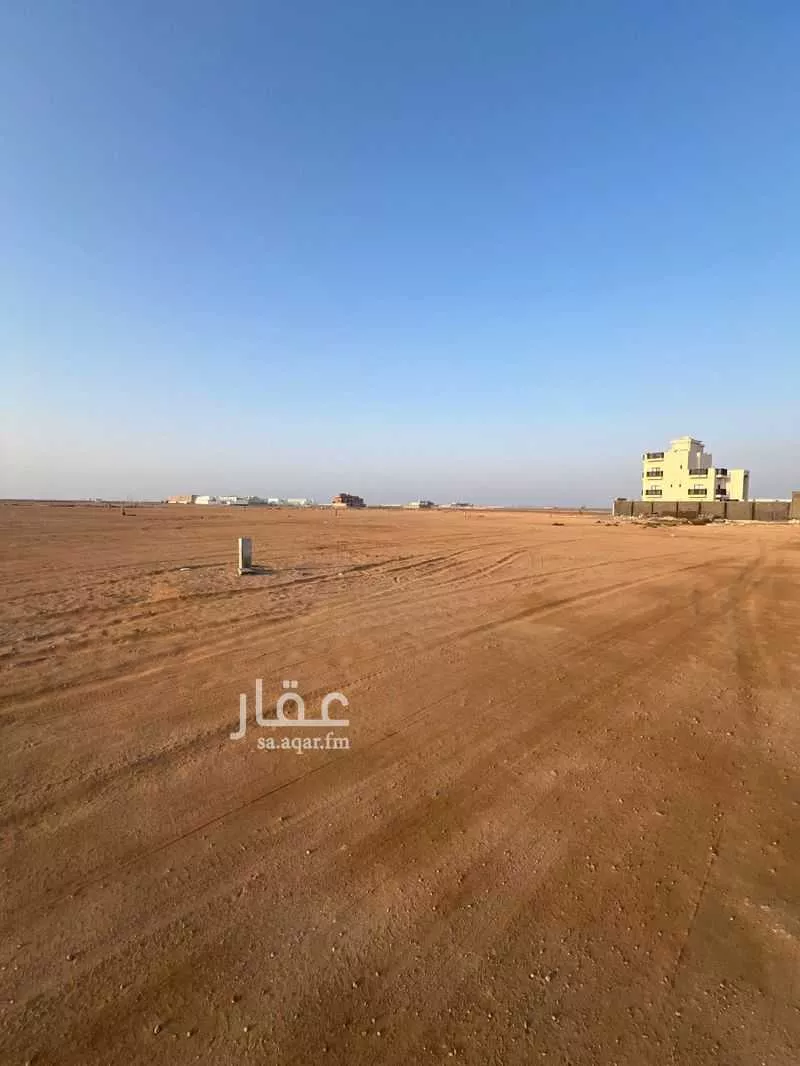 أرض 900 م² في الزمرد 7