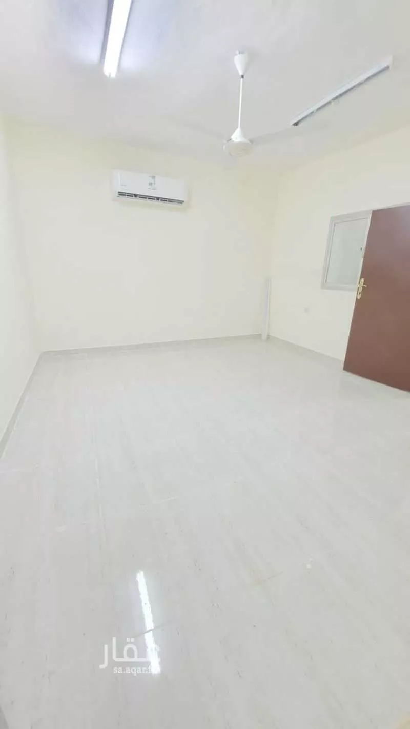 4 bedroom villa in Al Sharafiyah, Riyadh 9