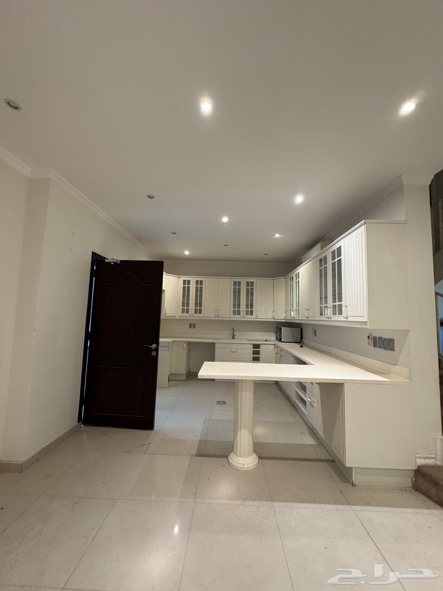 6 bedroom villa in Doha Al Janubiyah, Eastern Province 9