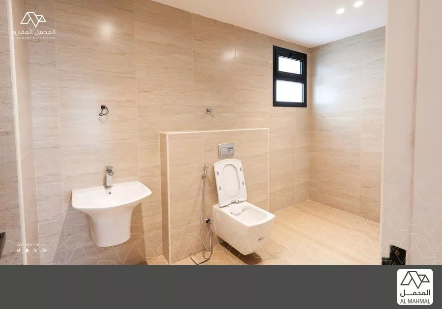 4 bedroom villa in Al Hamra, Eastern Province 12