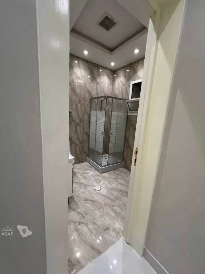 4 bedroom apartment in Qurtubah, Riyadh 5