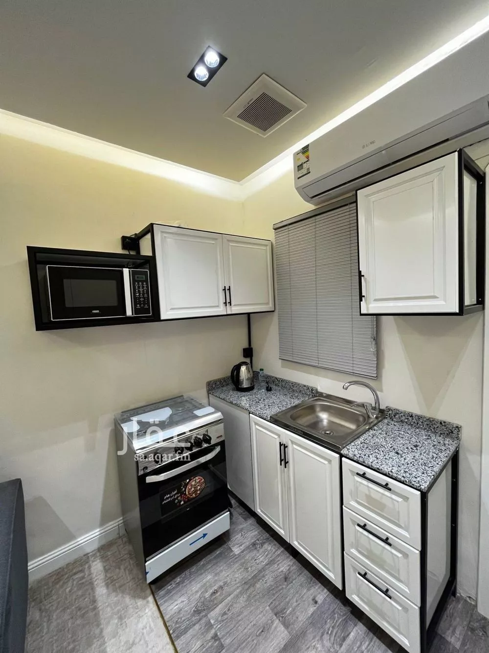 1 bedroom apartment in Al Hazm 6