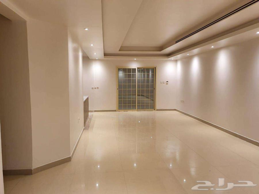 4 bedroom villa in Al Bustan, Eastern Province 3