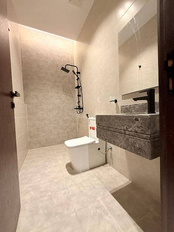 4 bedroom apartment in Ar Rayan, Jeddah 3
