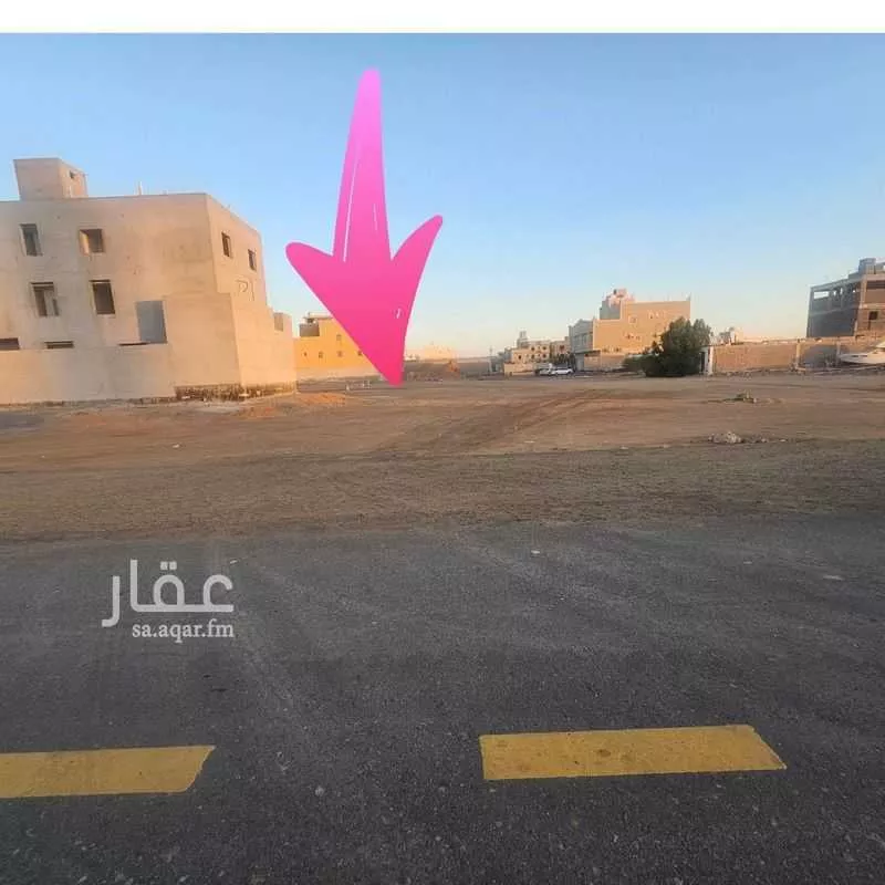 أرض 300 م² في الزمرد 4