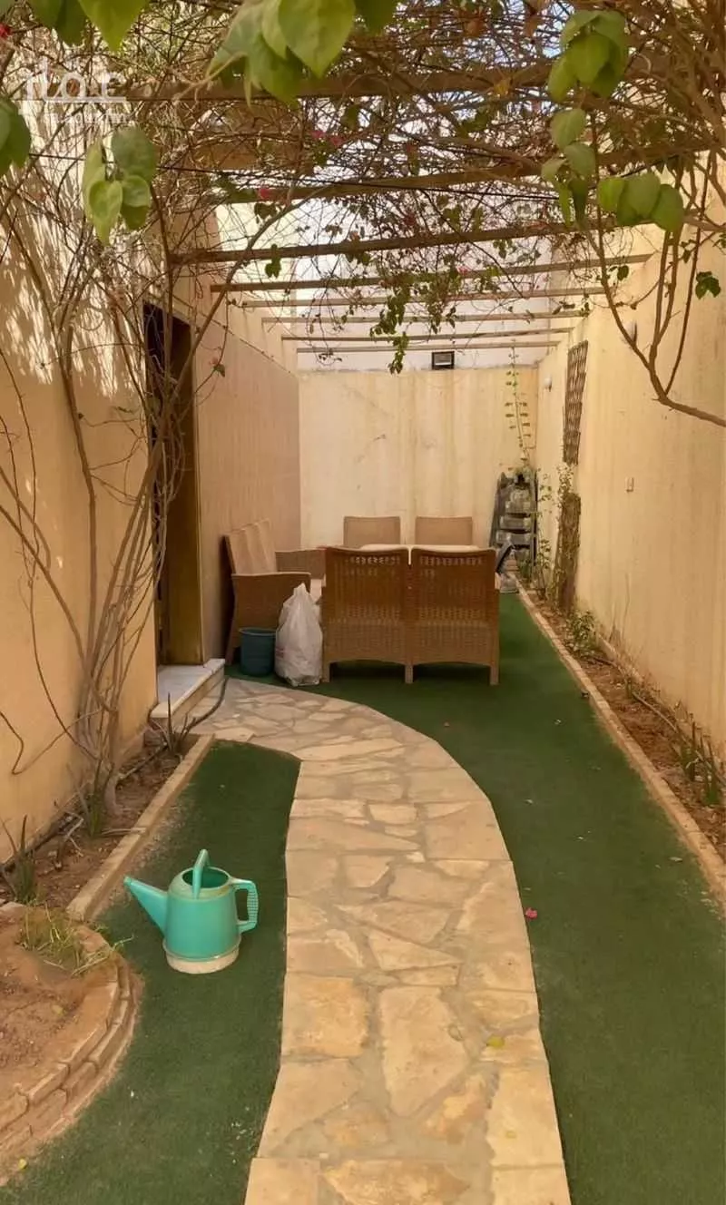 15 bedroom villa in Shubra, Riyadh 6