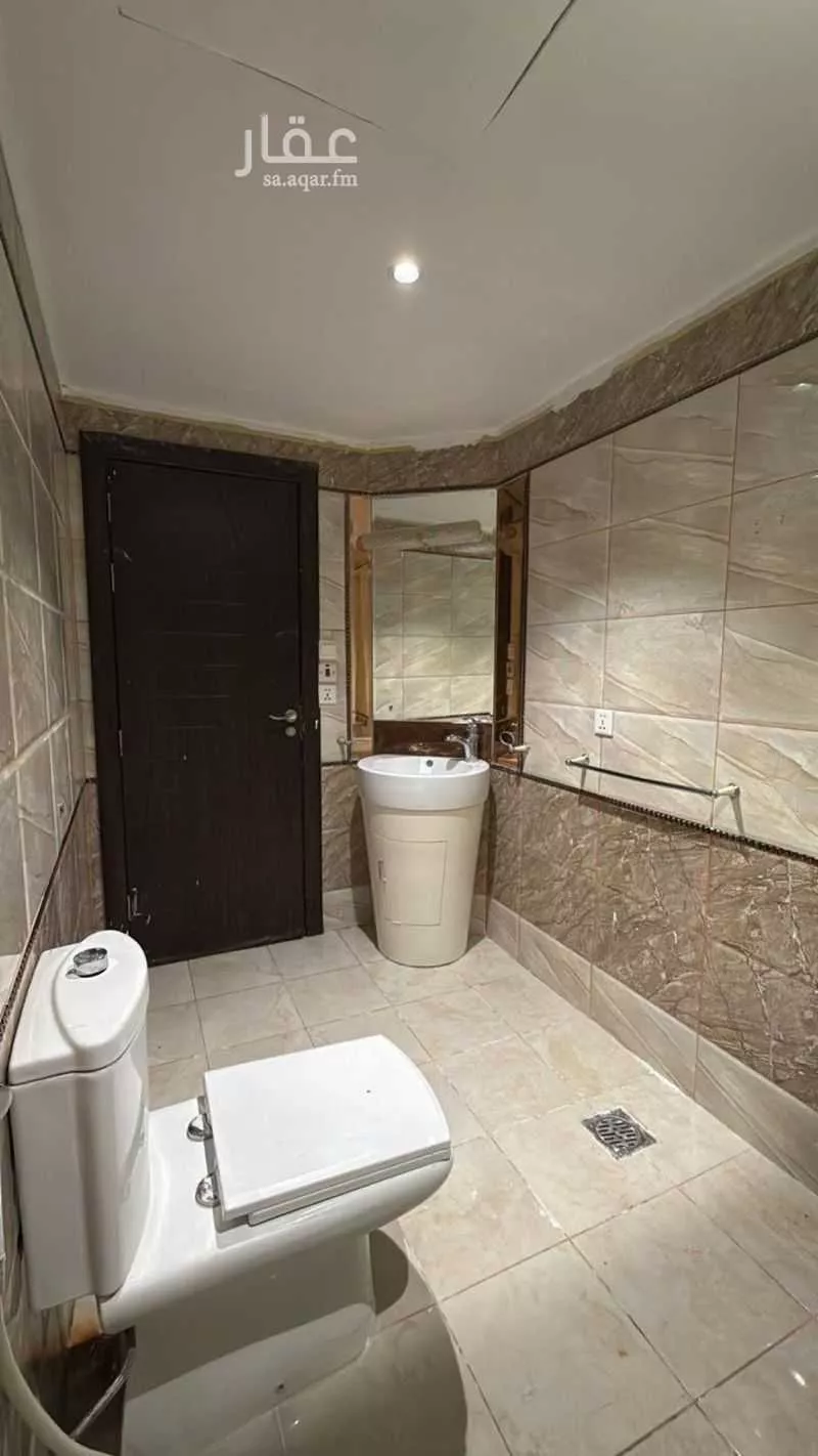 3 bedroom apartment in Al Sharafiyah, Jeddah 11