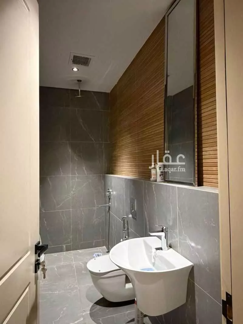 3 bedroom apartment in Al Nuzhah, Riyadh 17