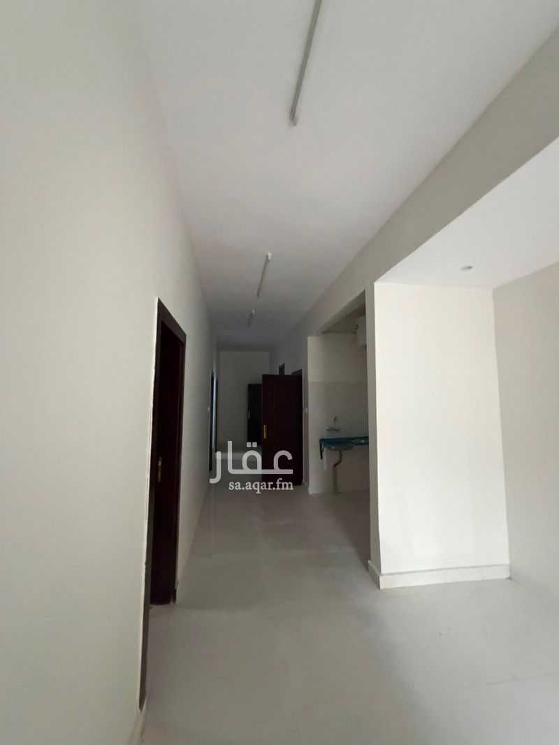 28 bedroom building in Umm Al Hamam Al Sharqi, Riyadh 5