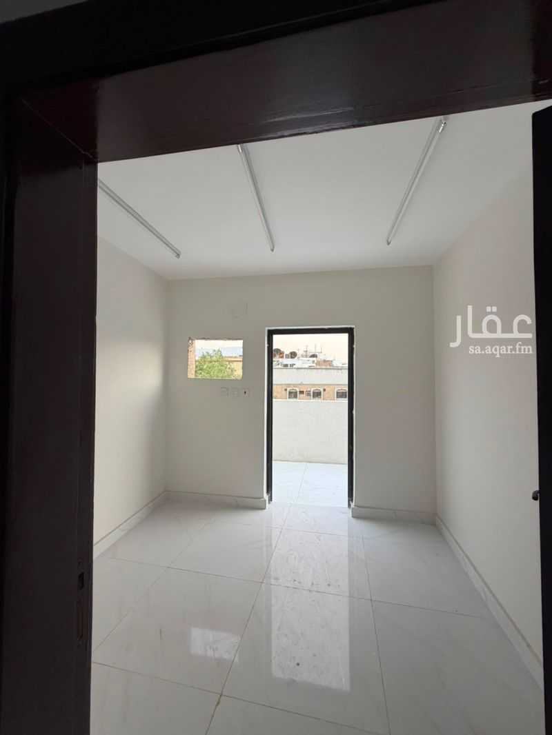 28 bedroom building in Umm Al Hamam Al Sharqi, Riyadh 2
