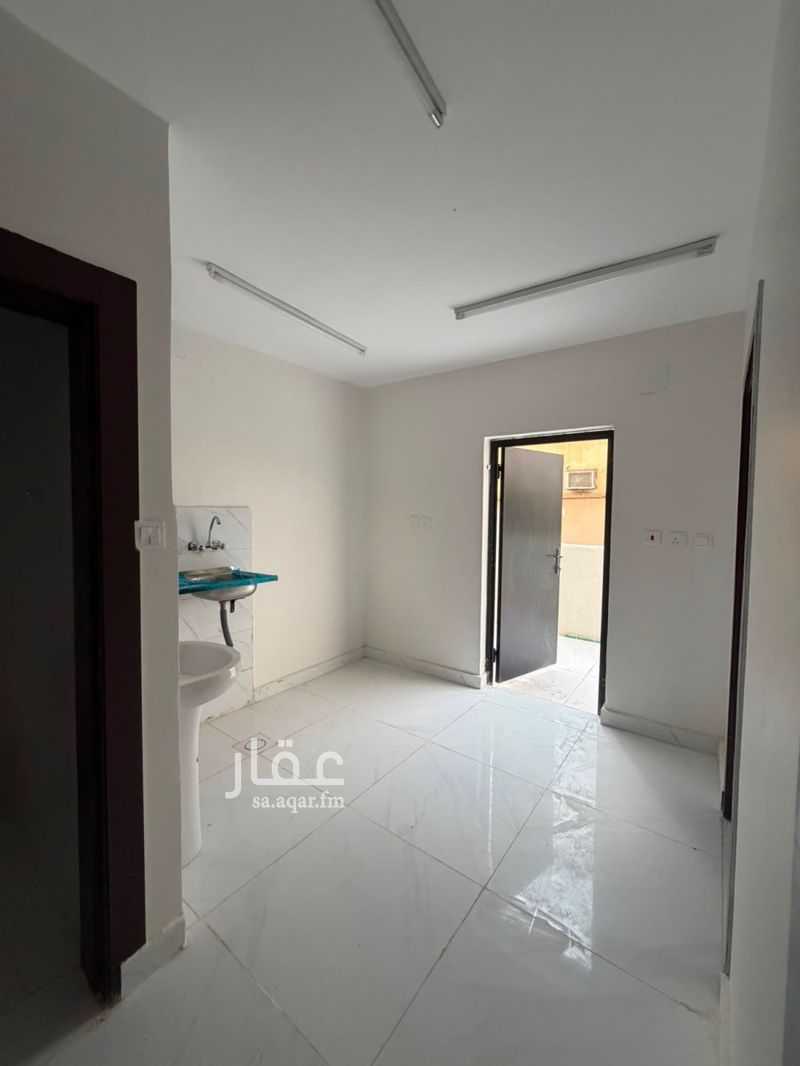 28 bedroom building in Umm Al Hamam Al Sharqi, Riyadh 3