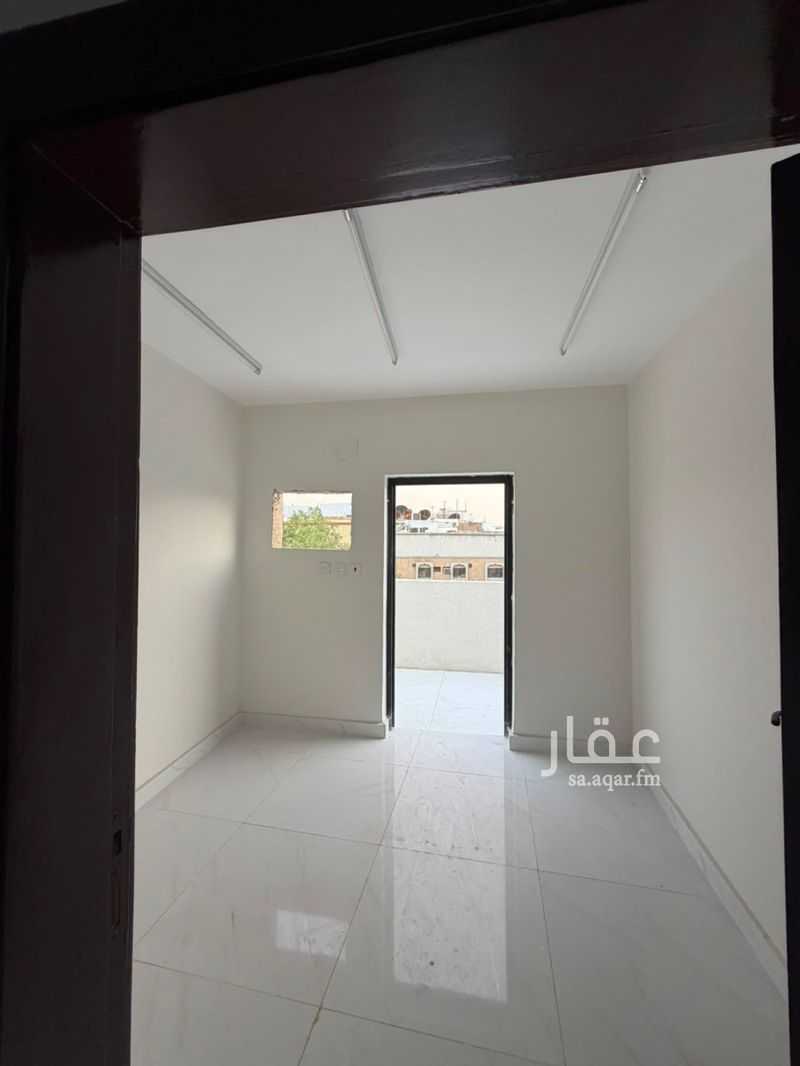28 bedroom building in Umm Al Hamam Al Sharqi, Riyadh 2