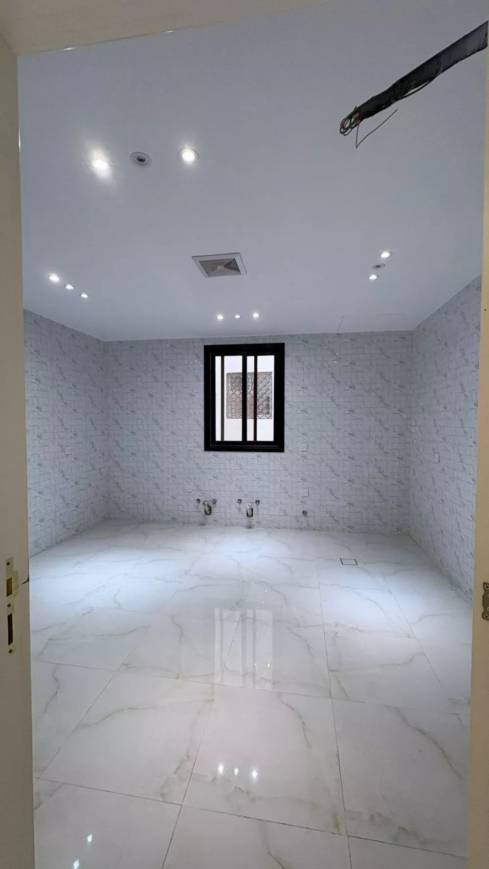 5 bedroom apartment in Al Duwaykhilah, Madinah 11