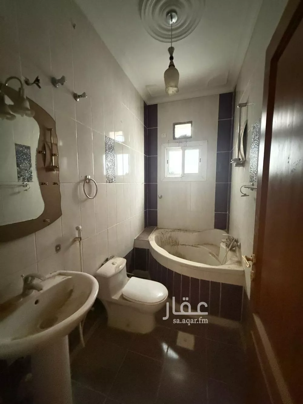 5 bedroom apartment in Al Rawabi, Madinah 4