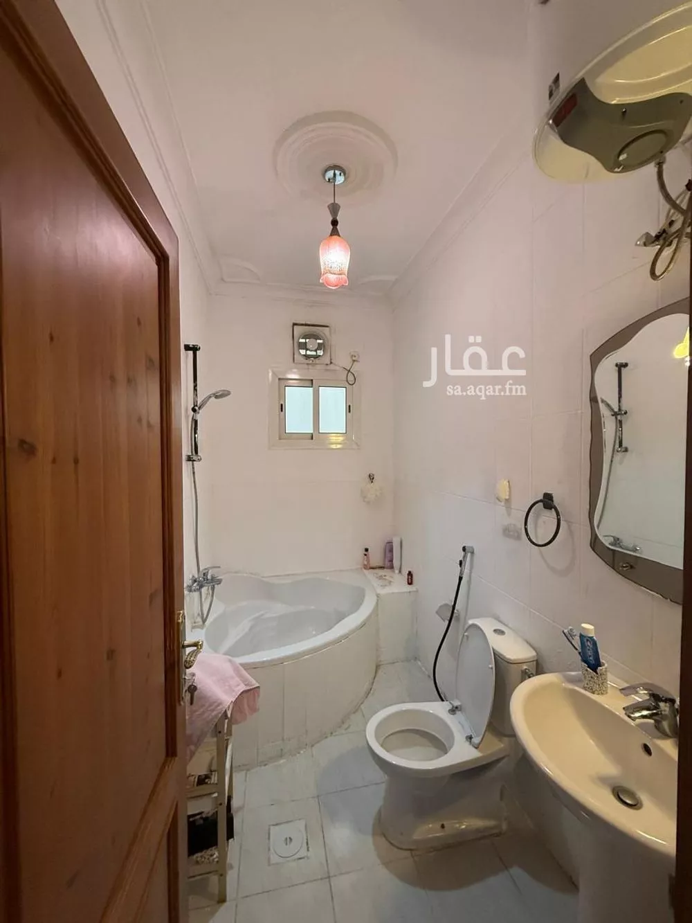 5 bedroom apartment in Al Rawabi, Madinah 10