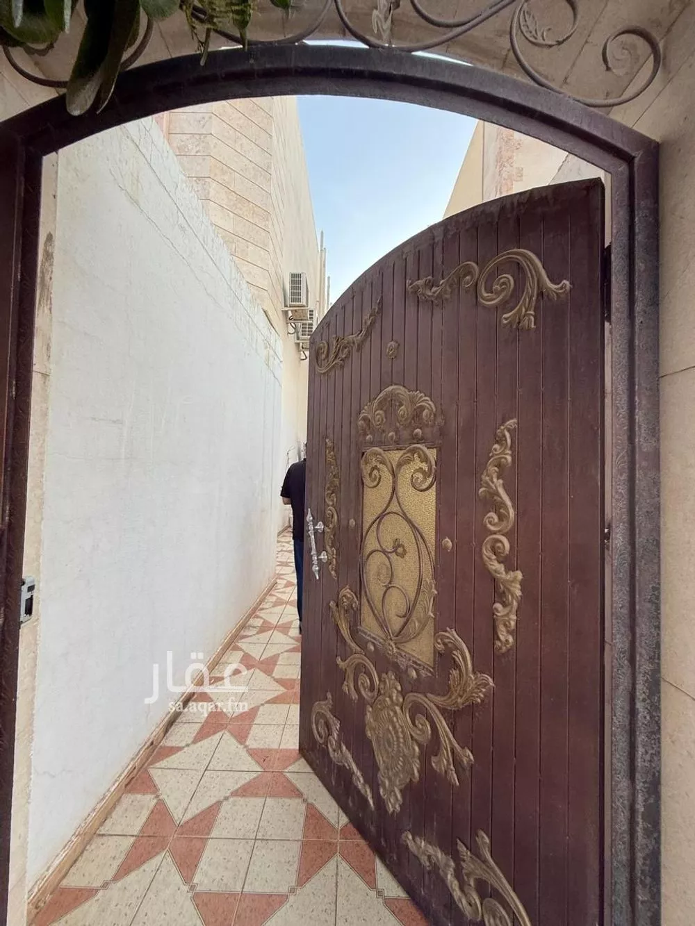 5 bedroom apartment in Al Rawabi, Madinah 13