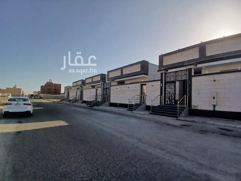 فيلا 5 غرف في الساحل 9
