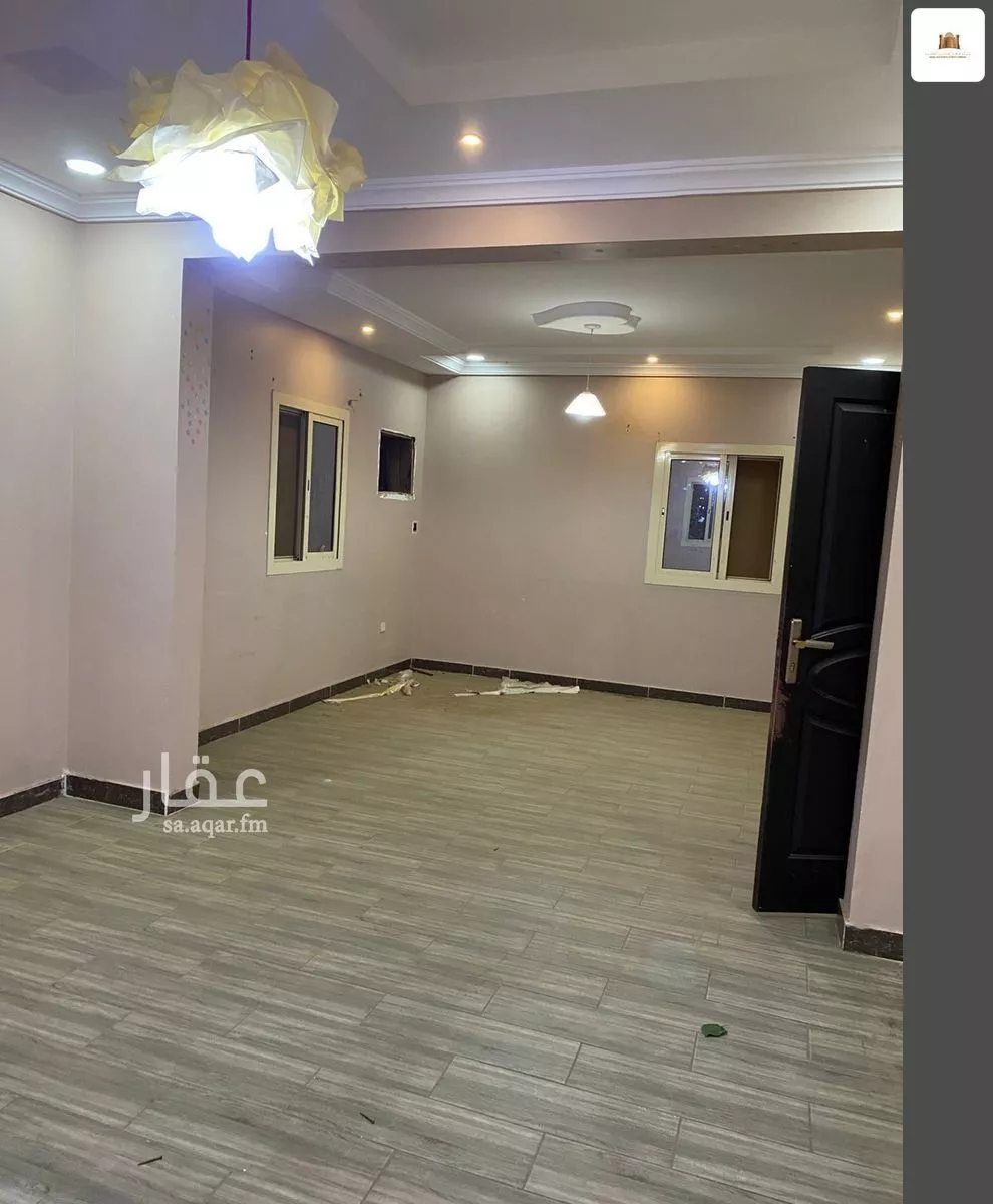 فيلا 7 غرف في الفلاح 10