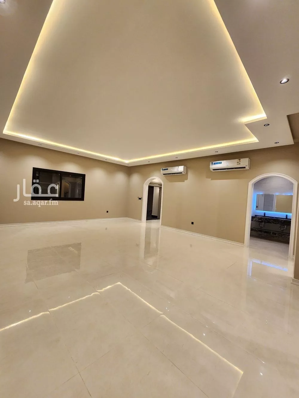 9 bedroom villa in Az Zomorod 11