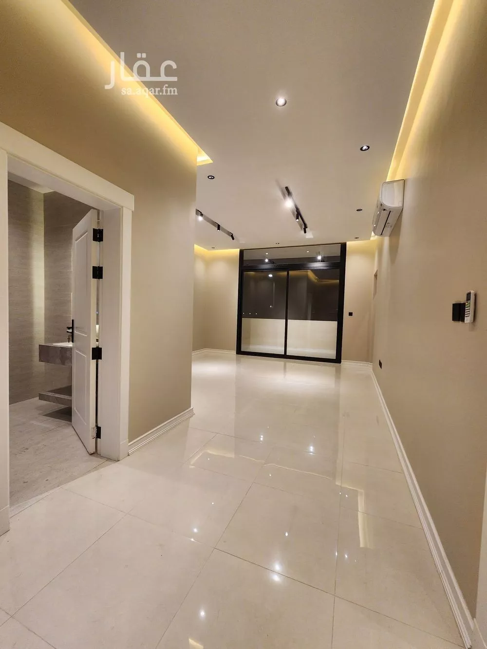 9 bedroom villa in Az Zomorod 17