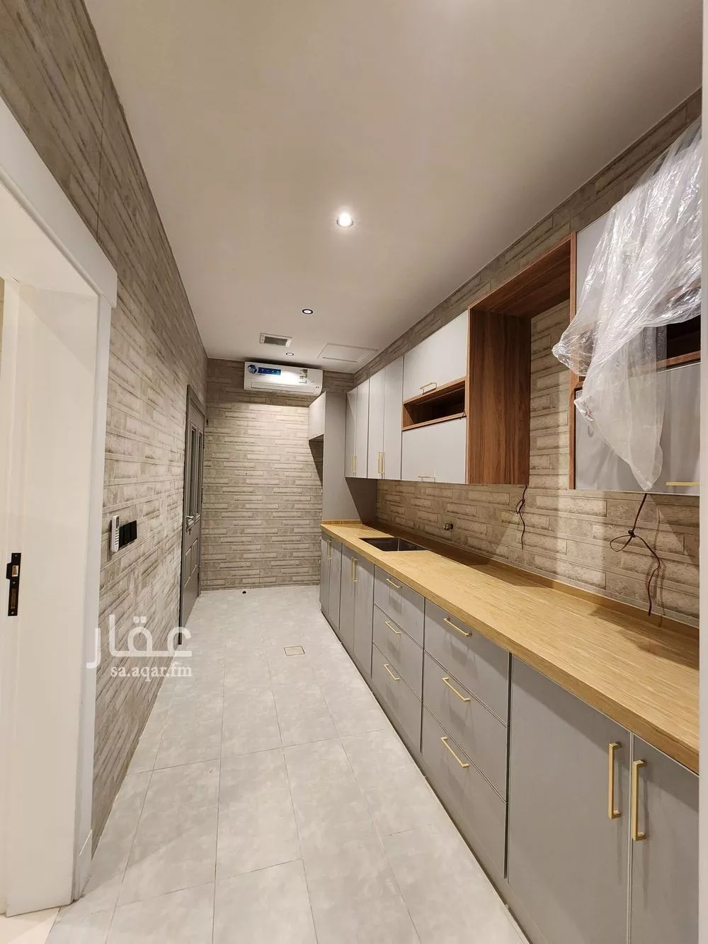 9 bedroom villa in Az Zomorod 21