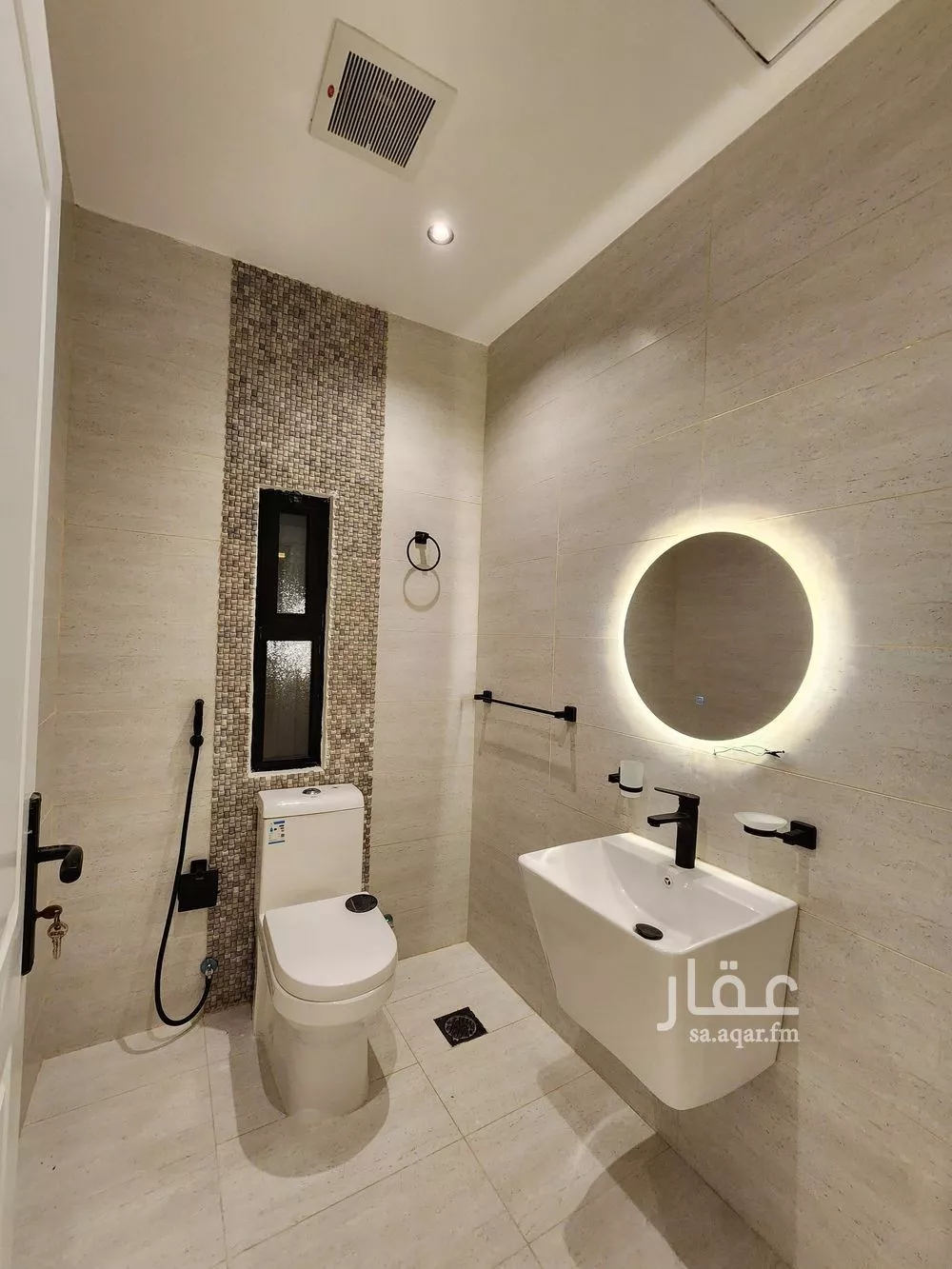 9 bedroom villa in Az Zomorod 24