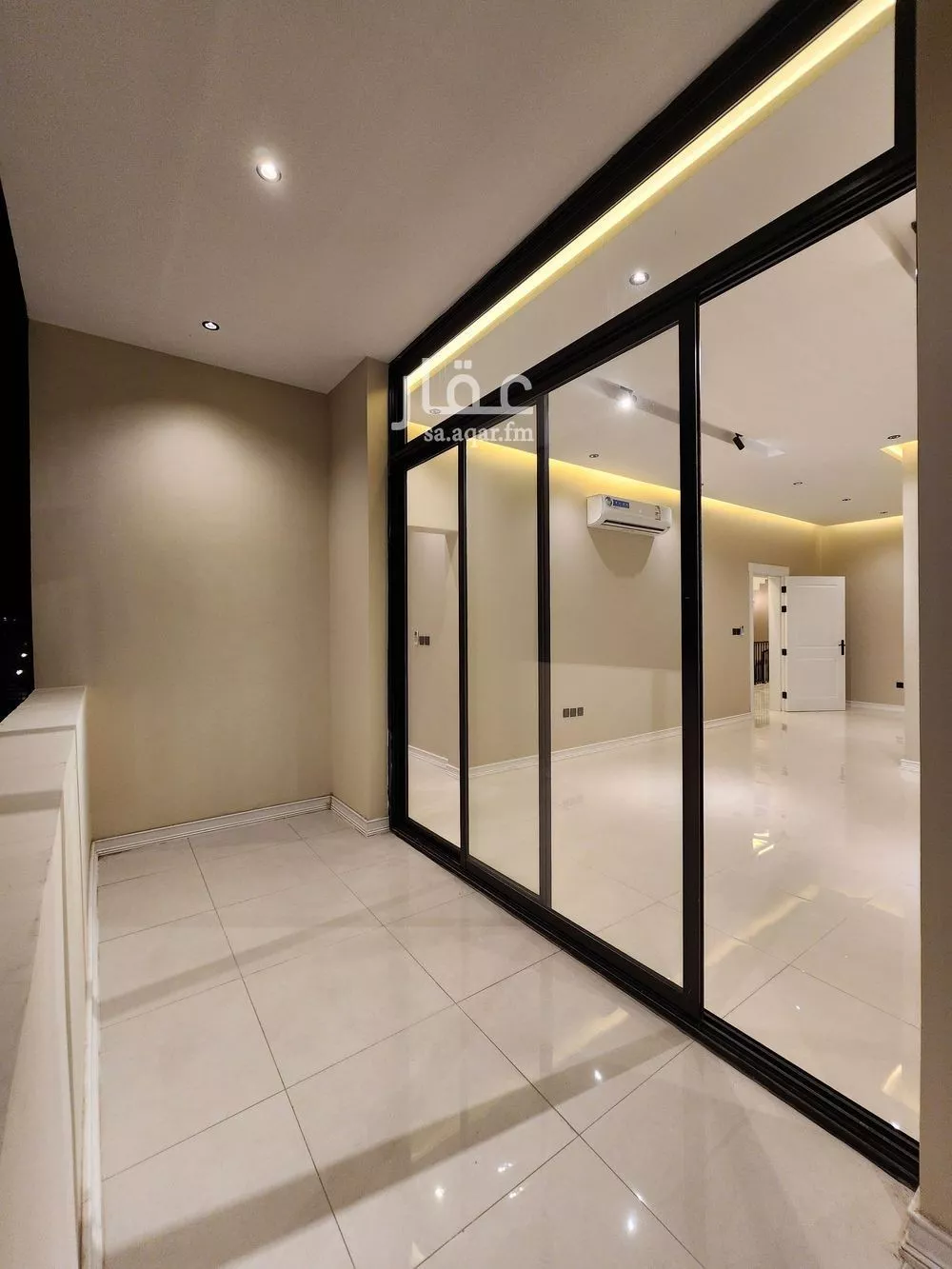 9 bedroom villa in Az Zomorod 25