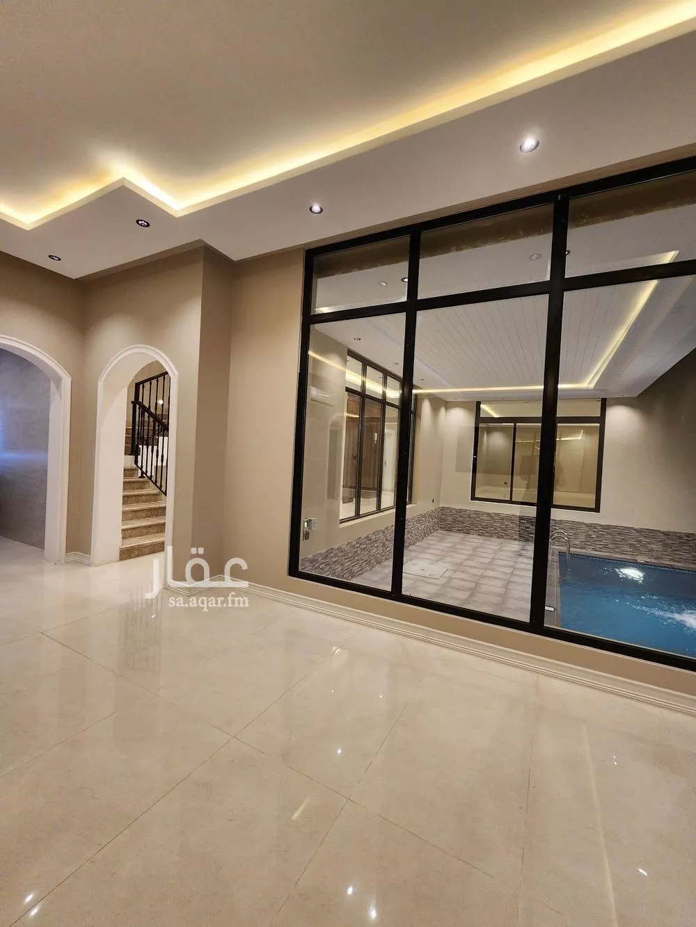 9 bedroom villa in Az Zomorod 27