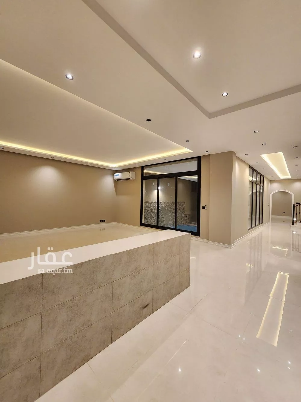 9 bedroom villa in Az Zomorod 32