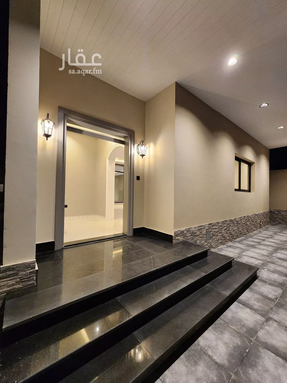 9 bedroom villa in Az Zomorod 38