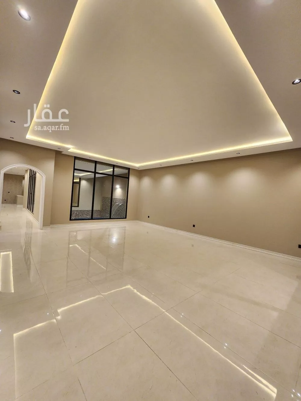 9 bedroom villa in Az Zomorod 6