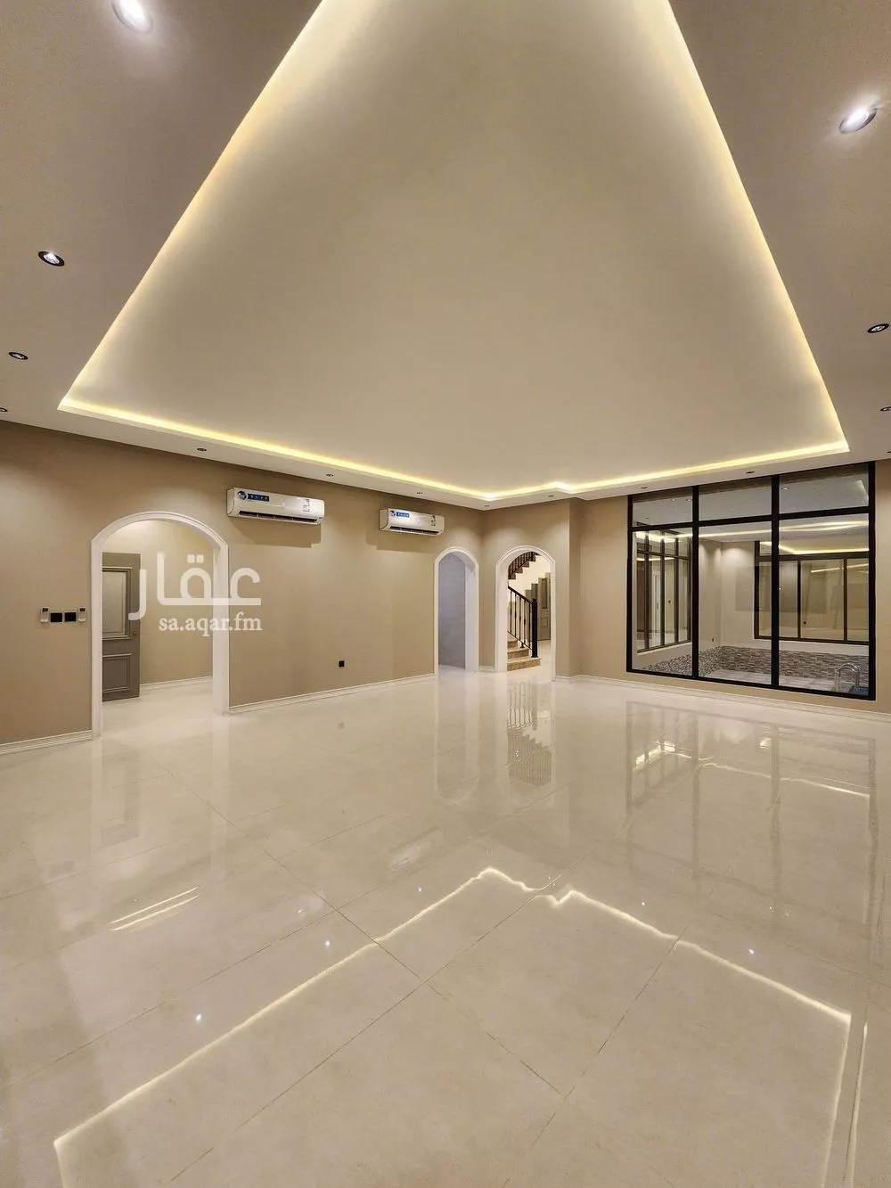 9 bedroom villa in Az Zomorod 8