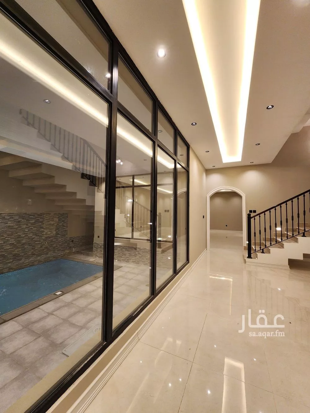 9 bedroom villa in Az Zomorod 9